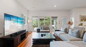 Contemporary Balmoral Beachside Family Retreat - Image 2