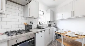 Stylish Studio Apt in Leeds - Image 3
