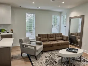 StaysPro - Hollywood Homes minutes to everything - Image 3