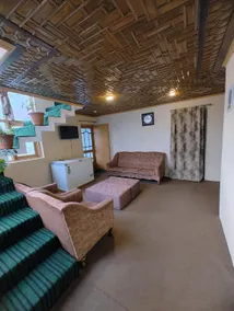 Green House with kitchen - Image 4