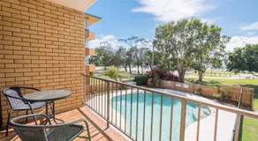 Golden Shores Unit 3 21 Landsborough Parade - Image 3