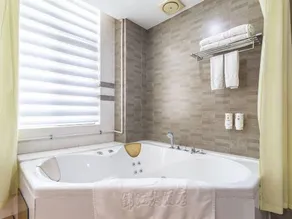 Jinjiang Hotel - Image 4