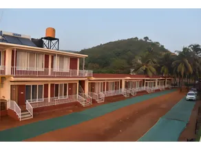 SEA LUXE Beach Resort - Image 2