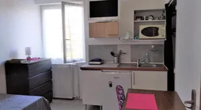 Chambre 1 PERSONNE et STUDIO 1 personne Avec Entrée Libre et Salle de Bain Privée - Image 5