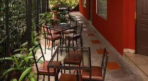 Melrost Airport Bed & Breakfast - Image 5