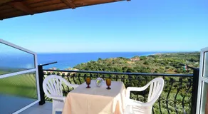 Fiore Hill Sea View Studios - Image 3