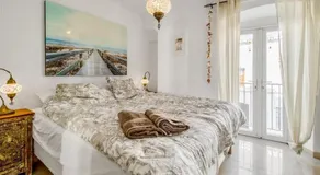 Charming 2BR Getaway in Maro- Newly renovated - Image 2