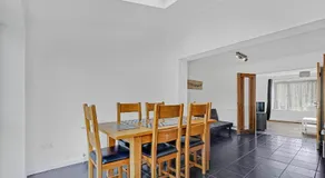 Elegant 5 Bedroom and 3 Bathroom Home in St Annes - Image 4