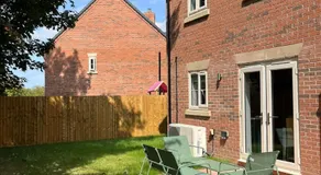 Stunning 4 Bedroom, Sleeps 9, Centre Of Telford - Image 5