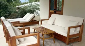 The Nook, Design Led 2BR Villa, Walk to Beach, Jakes, Restaurants and More - Image 4