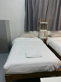 2 Double Beds, 3 Single Beds, and 2 Sofa Beds Serviced Studio - Image 4