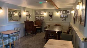 The Red Lion Arlingham - Image 5