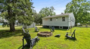 Cozy 2BR Garden Apartment Near Lake Pepin - Daisy - Image 3