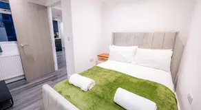 Cosy 2BR Flat Steps from Cardiff Pubs & Town - Image 5