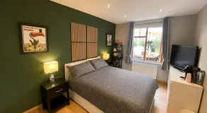 Modern Double Room with Private Bathroom in Host's Dublin Apartment - Image 4
