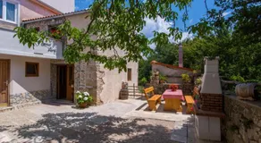 Peaceful Getaway in Polje with Garden - Image 4