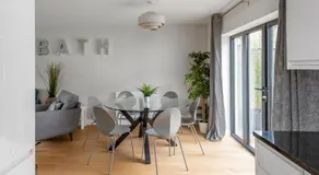 1 Victoria Place - Image 2