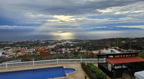 Villa de vacances 'Cool 4-bedroom with Sea Views' avec vue sur la mer, Wi-Fi et climatisation - Image 3