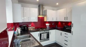 Modern Home Near Etihad, Coop Live - Image 5