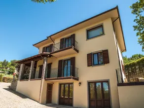 Villa in Lonnano with pool - Image 3