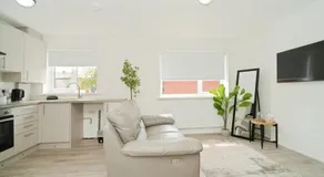 Cosy 2 Bed House in Bury with Free Parking by Kammili Properties - Image 5