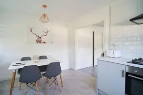 Woodside Apartment - Image 3