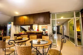 FAI KHAM BOUTIQUE - Image 4