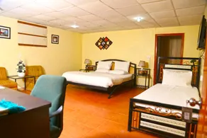LUXURY INN - FAMILY ROOM - Image 3