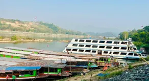 1 Min to Slow Boat Guesthouse - Image 5