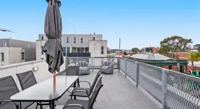 Complete Host Fitzroy Townhouse - Image 3