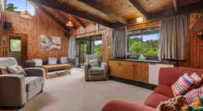 Lakeside Villa - Lake Rotoiti Holiday Home - Image 3