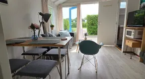 Knus houten huisje Tzummarum - Image 3