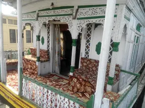 New Retreet Houseboat - Image 4