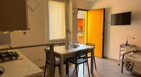 BelSorrisoVarese - Rooms & Apartments - Private Parking - Reservation Required - Image 5