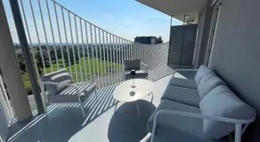 Luxusapartment mit 40 qm Terrasse, E-Parkplatz und Parkplatz - Image 4