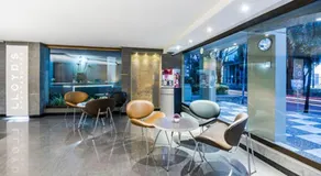 Lloyds Apartasuites Parque 93 - Image 3