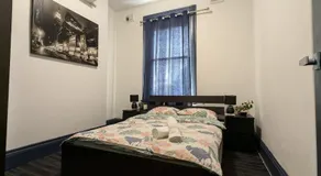 Queen Victoria Hostel - Image 2