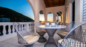 876 JA Oasis by Kingston Airport  - Image 2