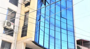 Central Luxury Apartment - Image 3