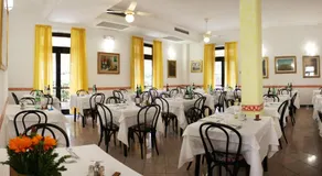 Hotel Aurora - Image 2