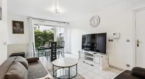Apart-Chic-Les-Ulis With Balcon, Terrasse and Parking - Image 2