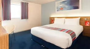 Travelodge Birmingham Fort Dunlop - Image 2