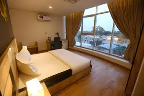 Hotel Star Inn - Image 5