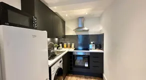 Bright and spacious apartment near Glasgow - Image 5