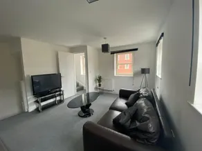 Doncaster Furnished House For Short Lets - Image 4