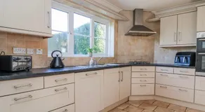 Thorntons House - Image 5