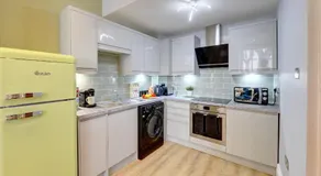 Birkland House - Image 4