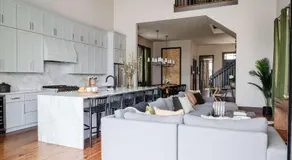 Designer 7 bedroom Heated Pool Stay Heirloom - Image 3