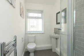 Townhouse @ 58 Brooklyn St - Crewe - Image 4