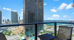 High-Rise Luxury Condo in Downtown Miami with Ocean Views - Image 4